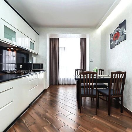 Cozy Apartment On Belvedere Ivano-Frankivsk Exterior foto