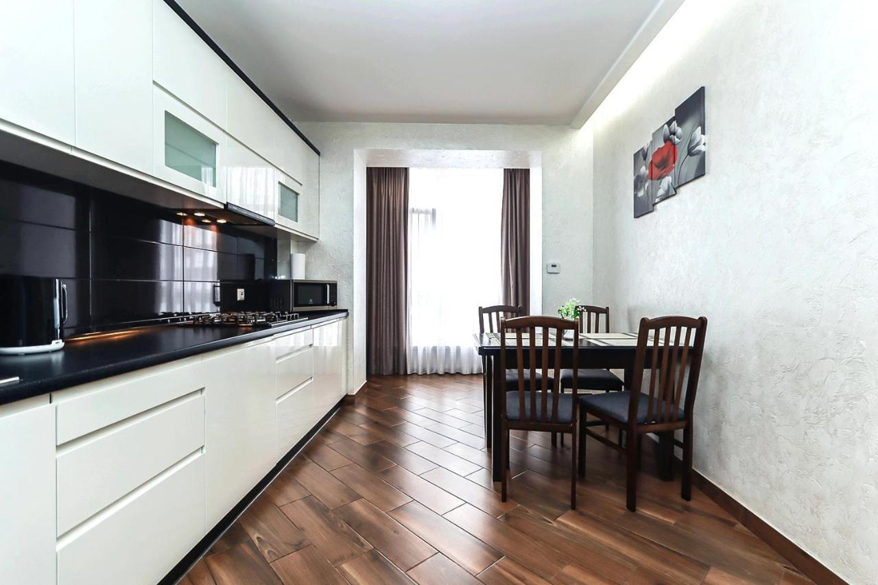 Cozy Apartment On Belvedere Ivano-Frankivsk Exterior foto